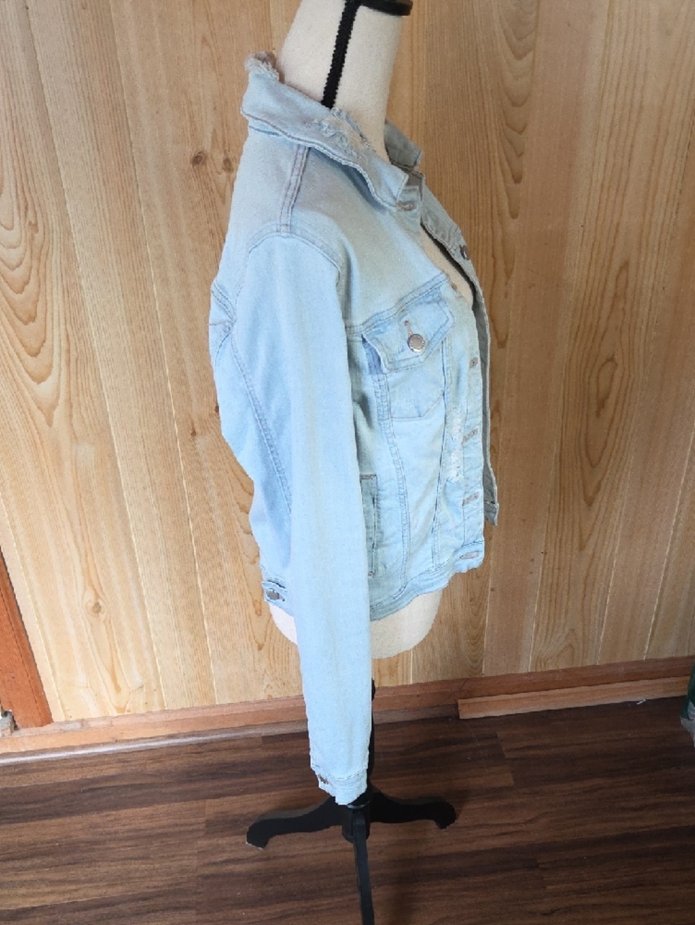 Just USA Light Blue Distressed Denim Jacket - Picture 4 of 9